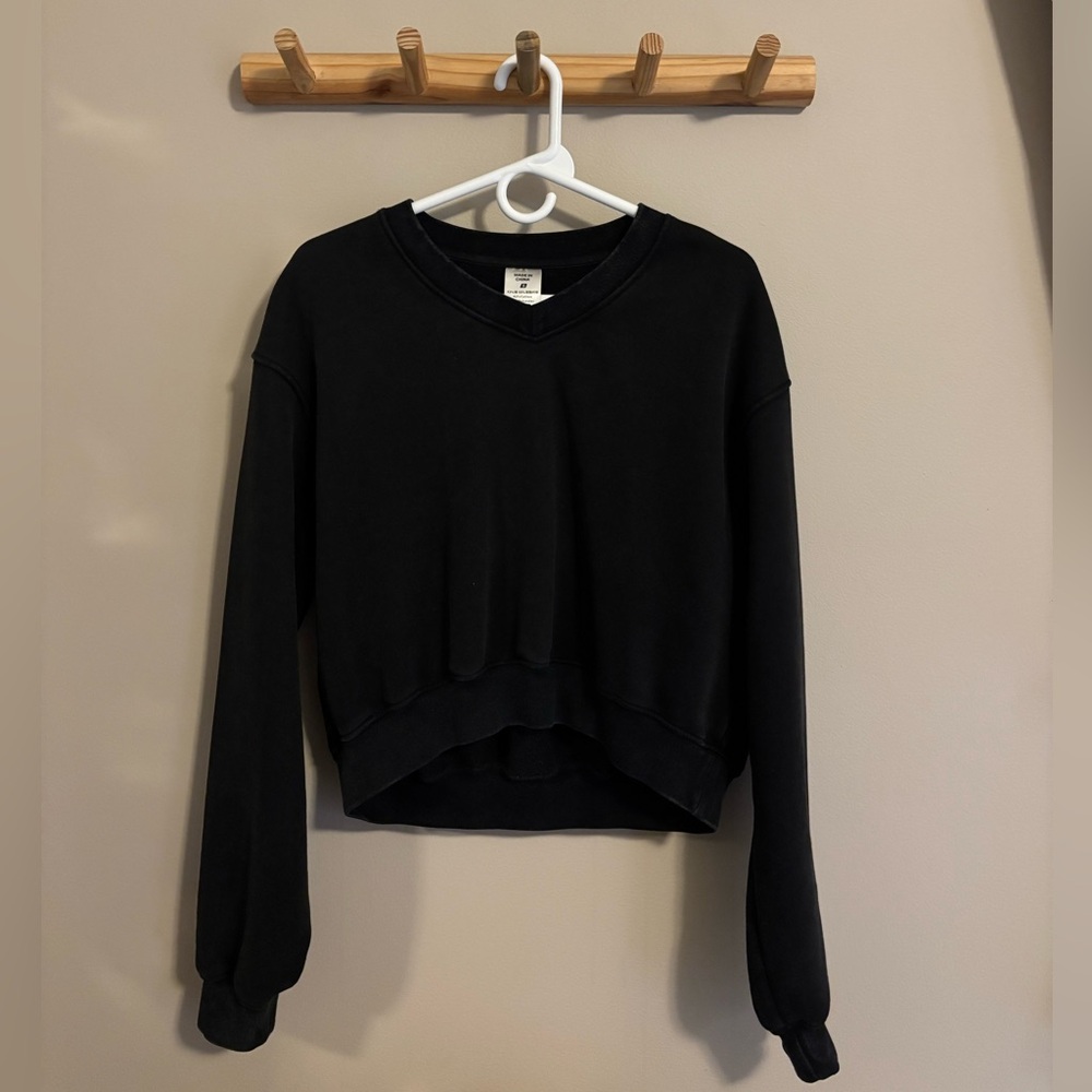 Women’s Black Cropped Sweatshirt